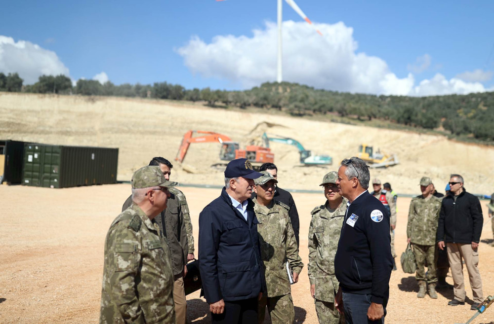 Bakan Akar: NATO 4 bin kişilik çadır daha gönderecek