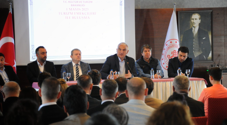 Bakan Ersoy Antalya'da