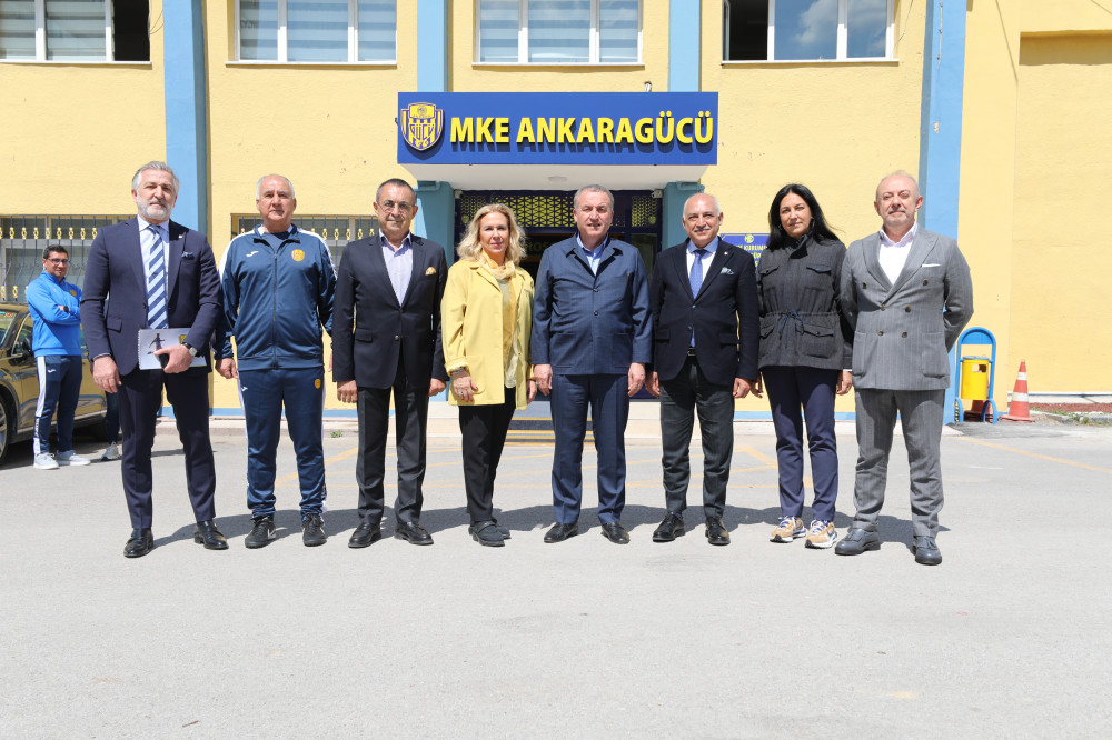 Başkan Büyükekşi Ankara'da