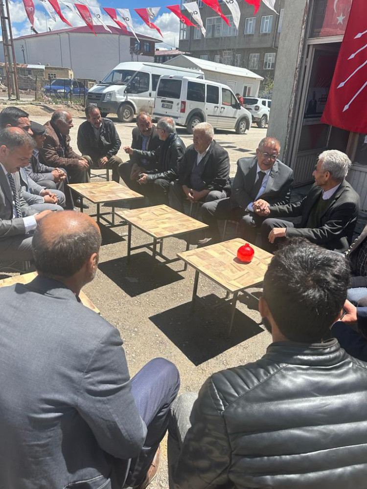 Bedirhanoğlu, &Ouml;zalp ve Saray&rsquo;da halkı dinledi