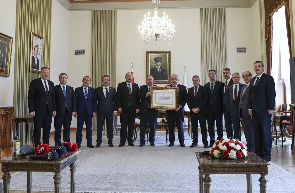 Cumhurbaşkanı Erdoğan'ın mazbatası Meclis'te