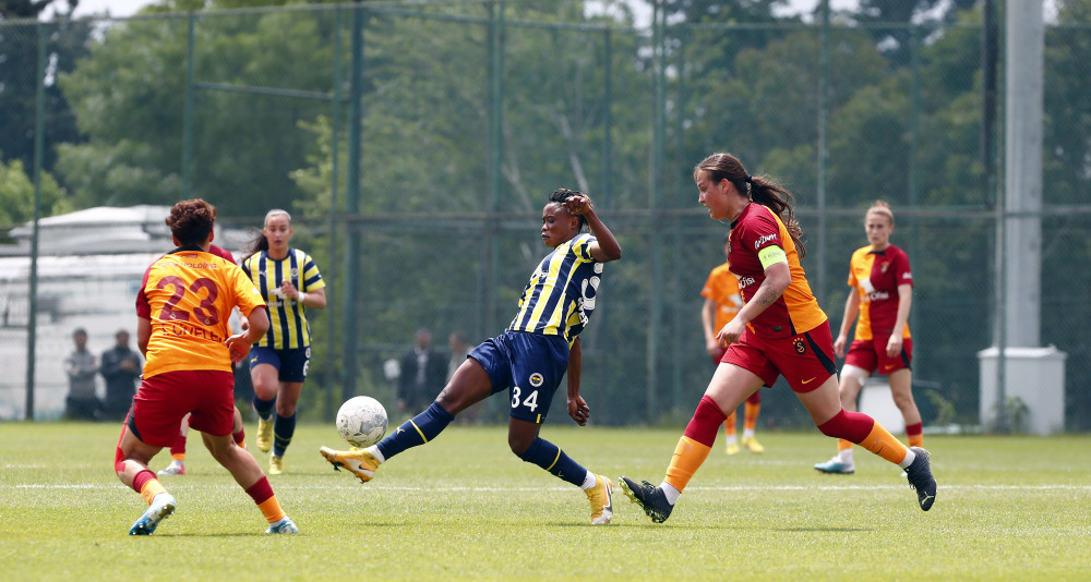 Kadın Futbol Süper Ligi'nde İzmir'de final heyecanı
